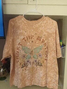 Womens  Peach Tie-Dye Butterfly Graphic Tee - Arizona
